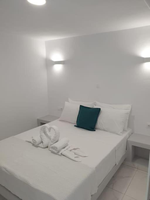 Hh Bay Apartment Logaras Exterior photo