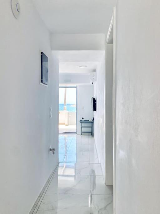Hh Bay Apartment Logaras Exterior photo